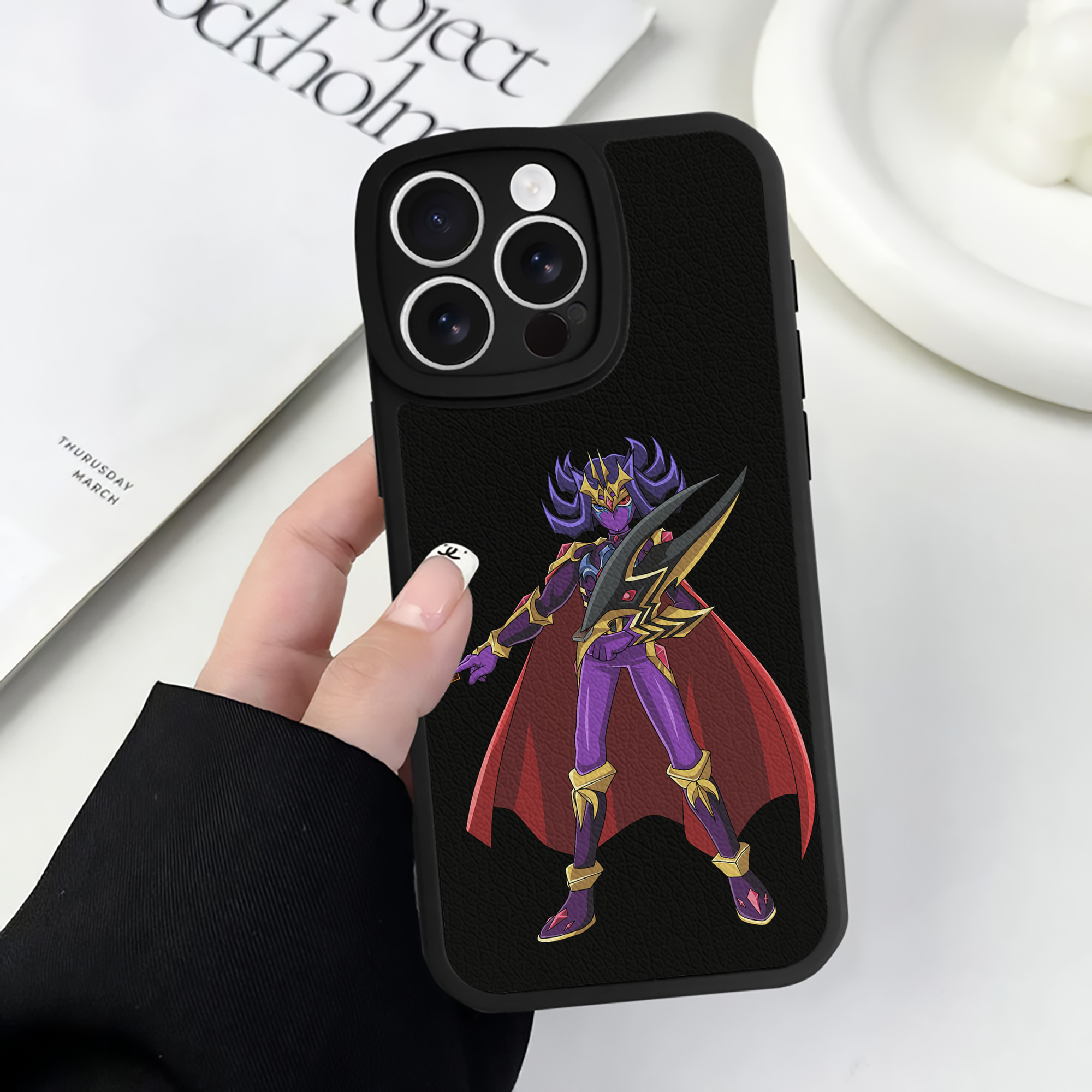 遊☆戯☆王 Yu-Gi-Oh! 【iPhone 16シリーズ対応】シリコンスマホケース（レザー調） 材質：シリコン